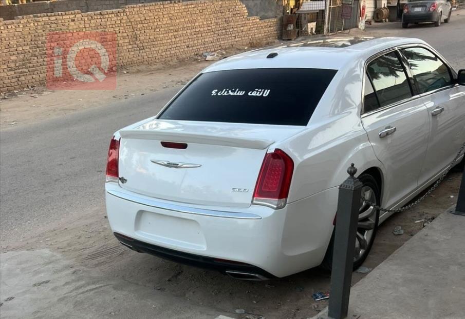 کرایسلەر 300